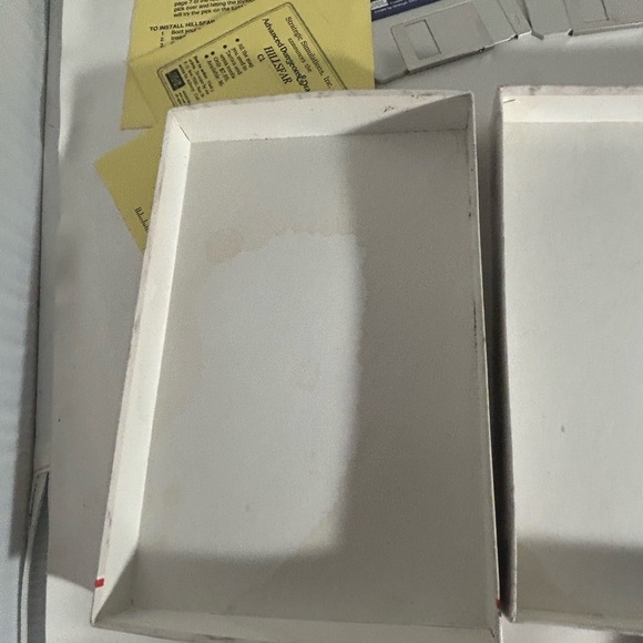 Advanced Dungeons & Dragons Hillsfar Game Set - Picture 6 of 10